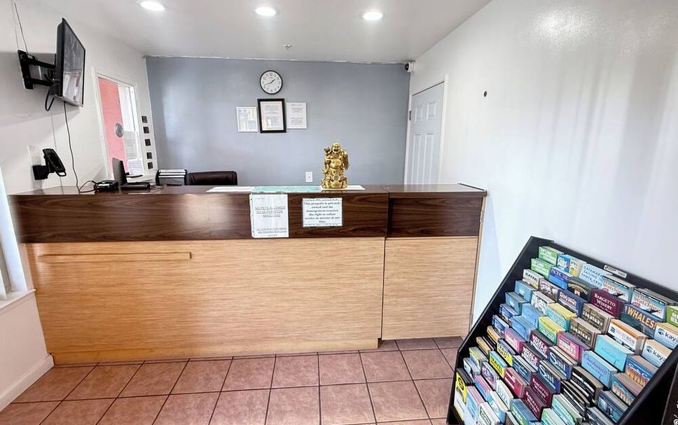 Front desk Photo