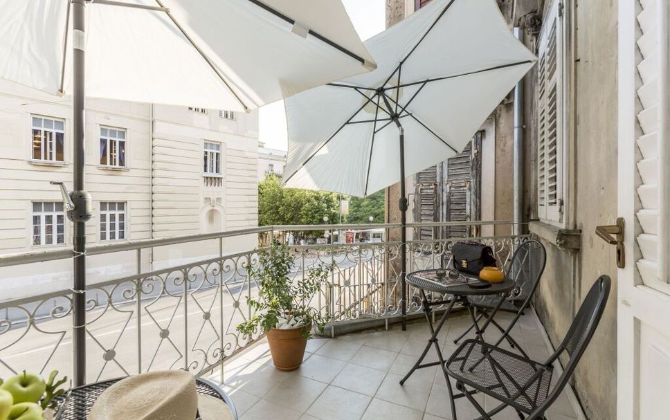 Balcony Photo
