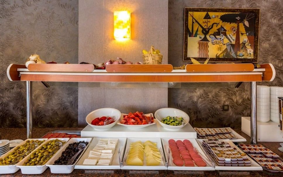 Buffet Photo