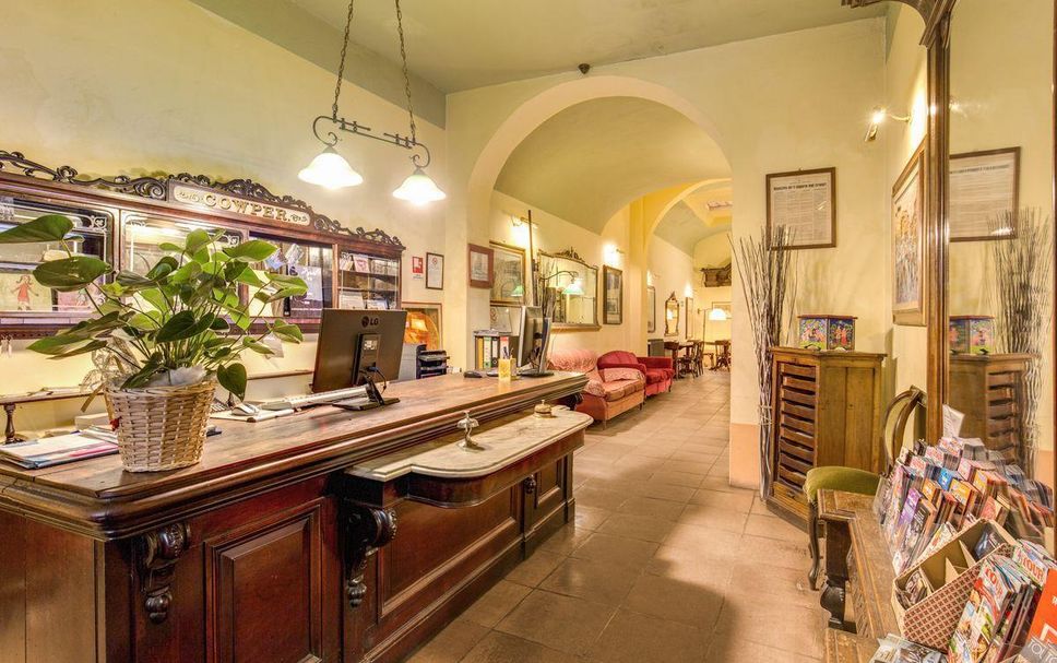 Front desk Photo