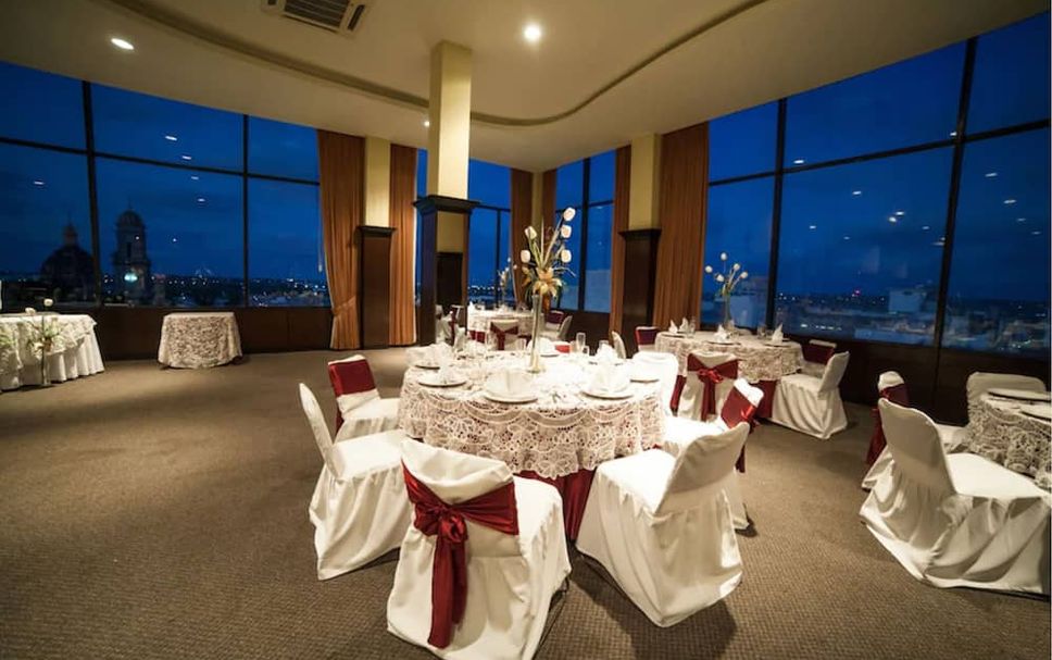 Banquet hall Photo
