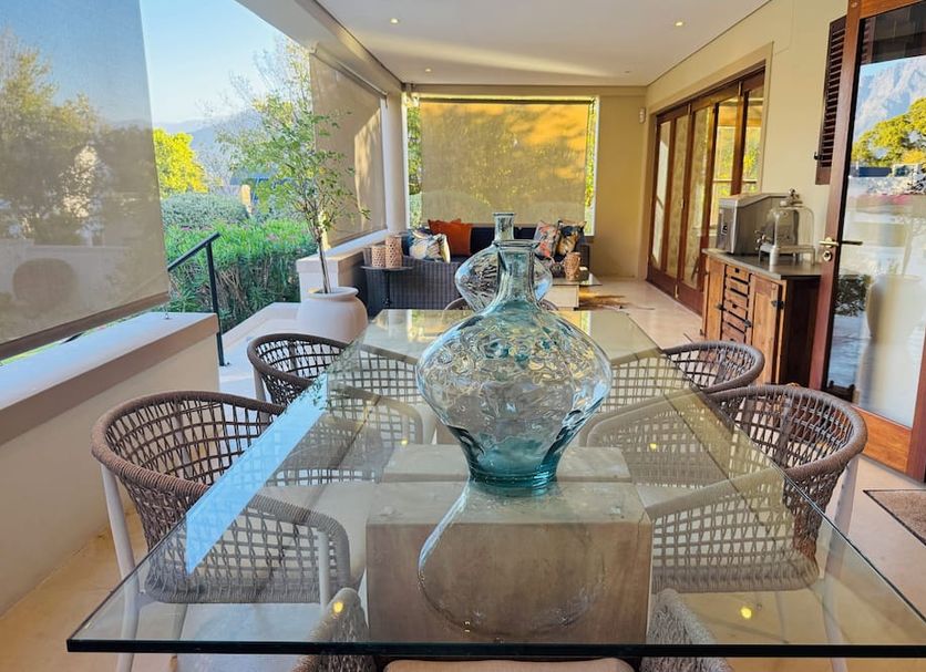 Dining room Photo