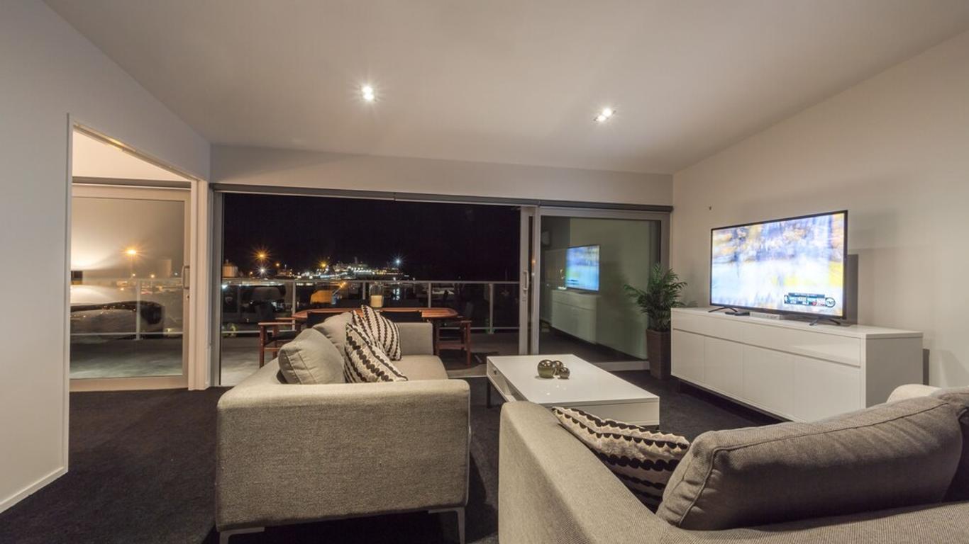 Luxury Waterfront Apartments Picton