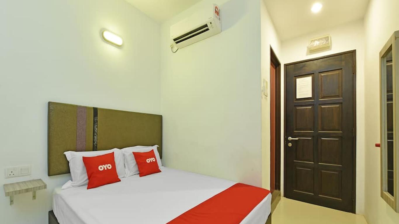 Capital O 90556 Hotel Cherita Rooms