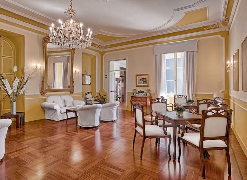 Dining room Photo