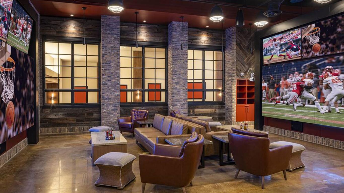 Horseshoe Lake Charles, Westlake