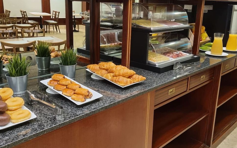 Buffet Photo