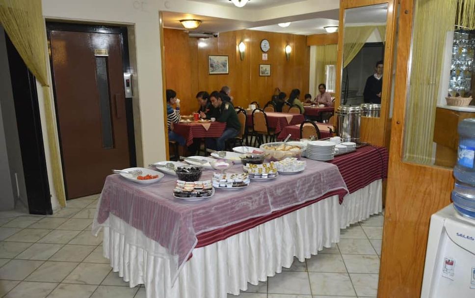 Buffet Photo