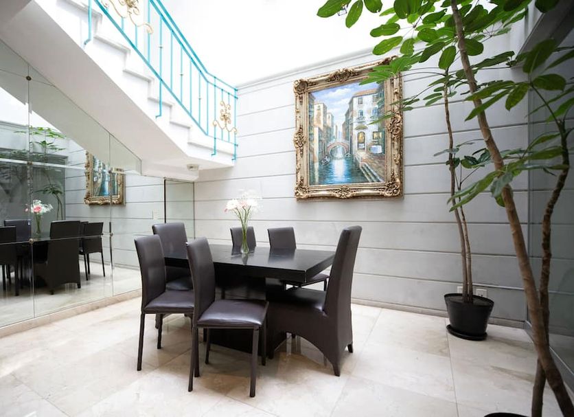 Dining room Photo