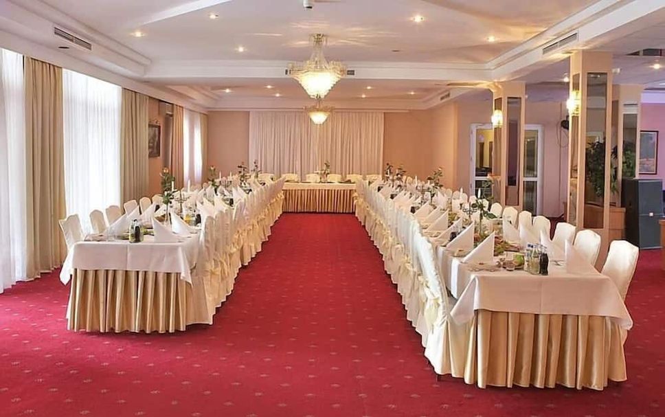 Banquet hall Photo