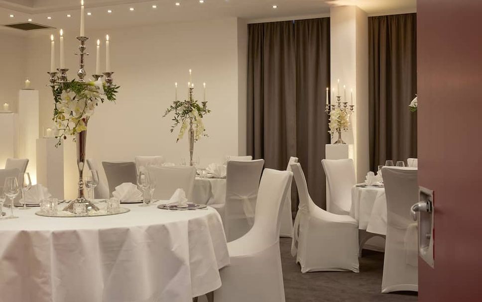 Banquet hall Photo