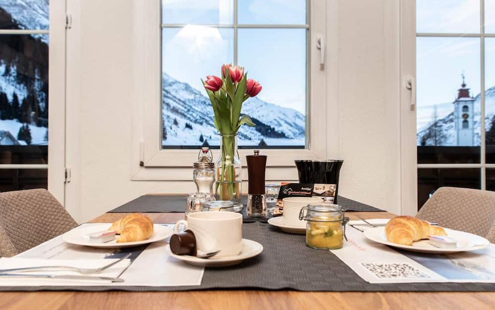 Dining room Photo