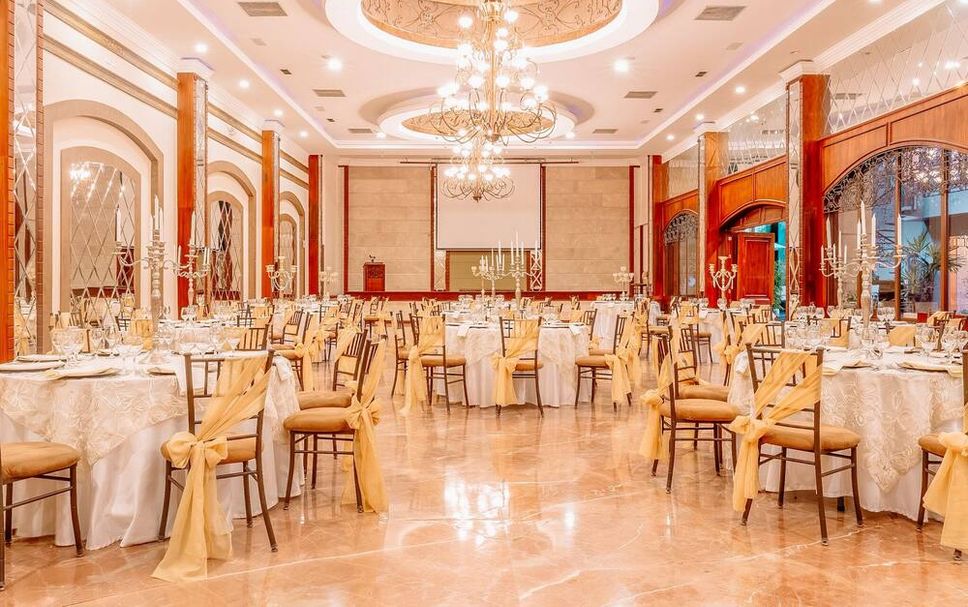 Banquet hall Photo