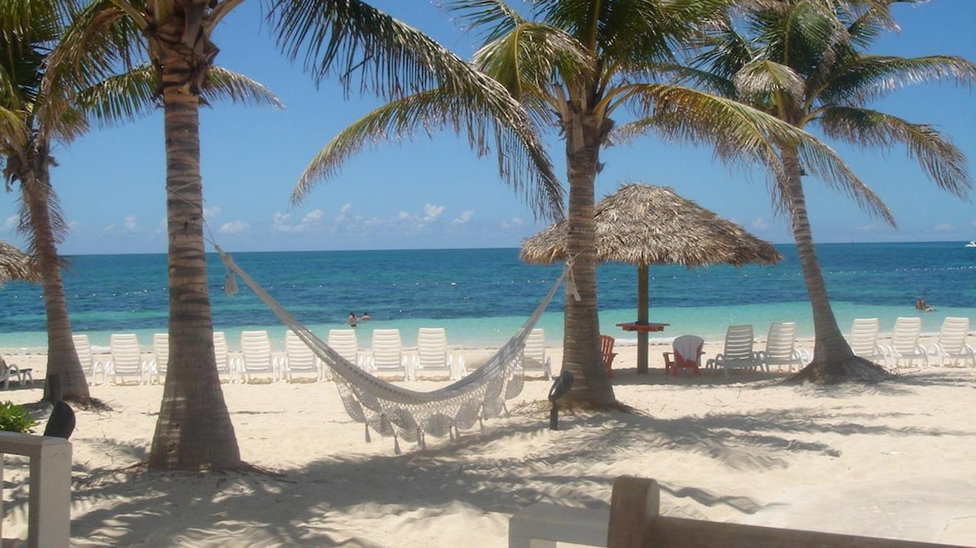 Flamingo Bay Hotel & Marina at Taino Beach
