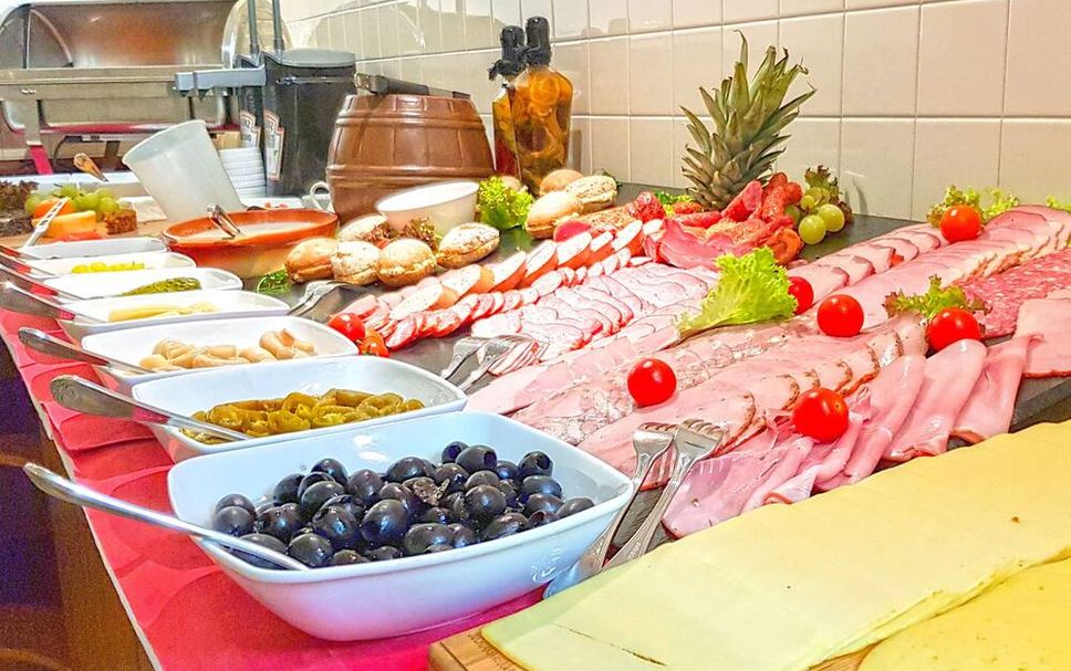 Buffet Photo