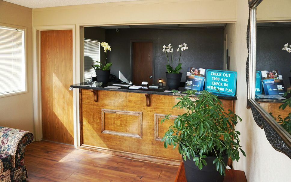 Front desk Photo