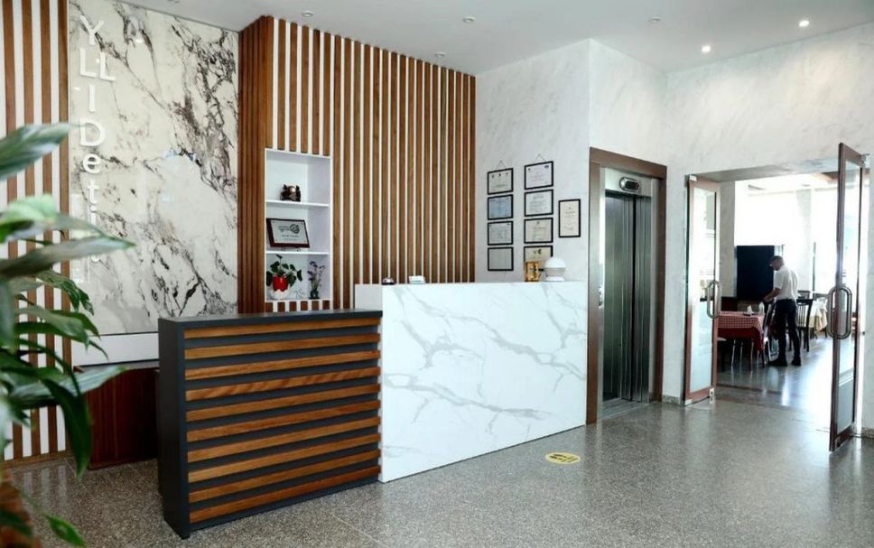 Front desk Photo