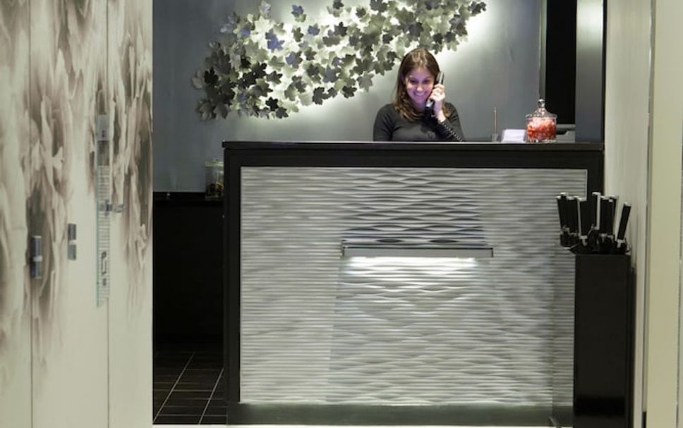 Front desk Photo