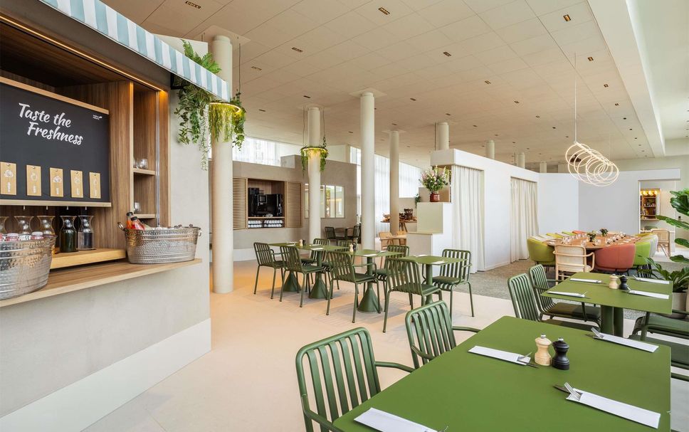 Restaurant Photo