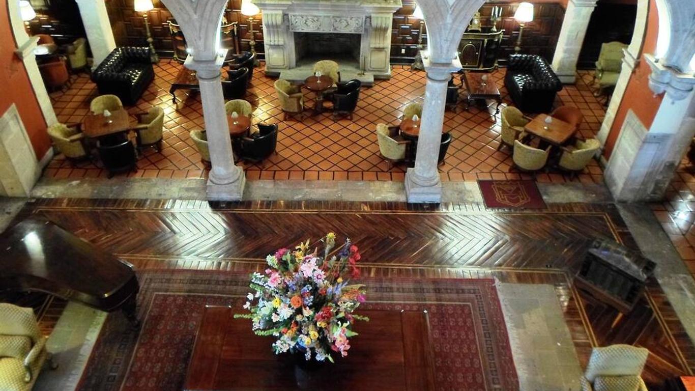 Hotel Virrey De Mendoza