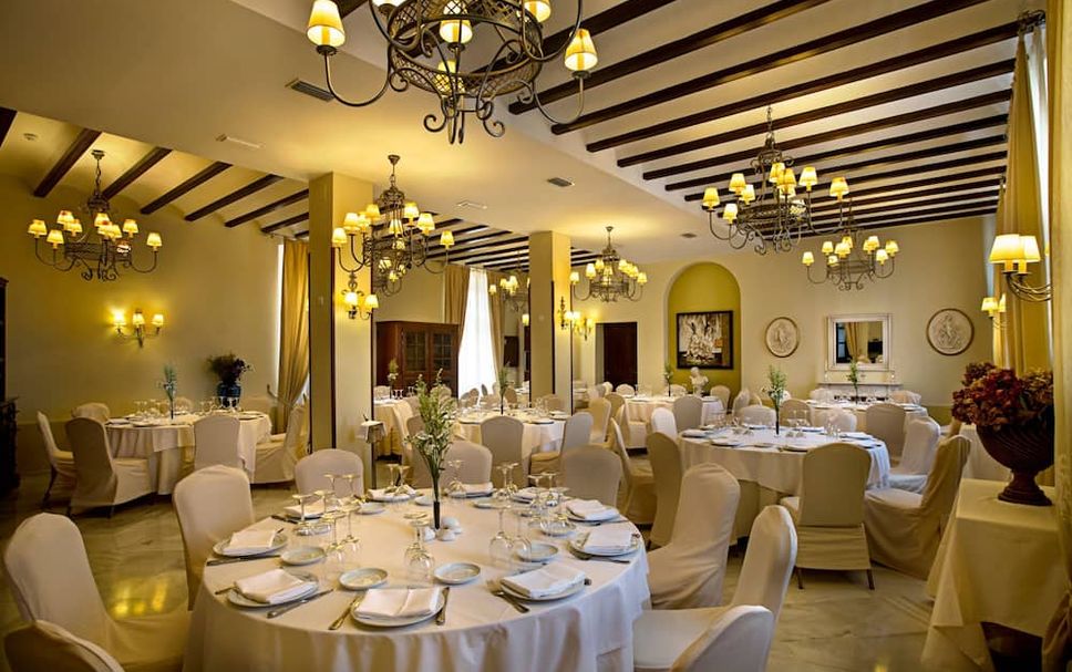 Banquet hall Photo