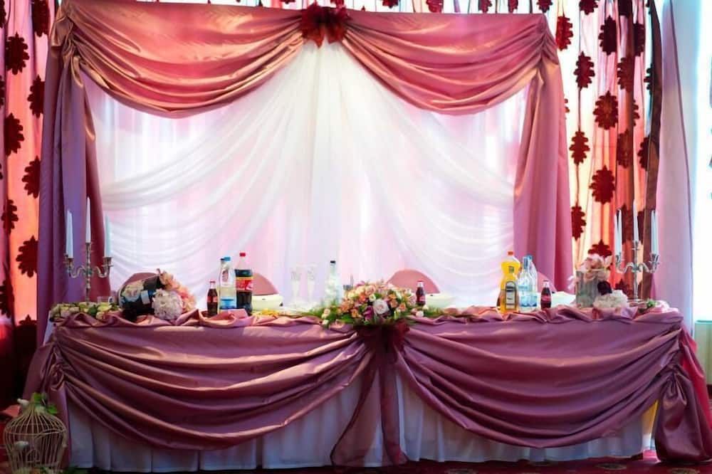Banquet hall