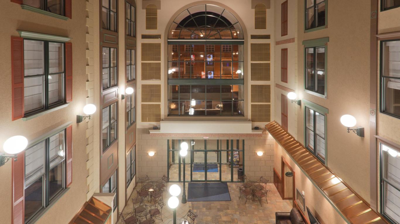 Holiday Inn Express Hotel & Suites Deadwood-Gold Dust Casino, An IHG Hotel