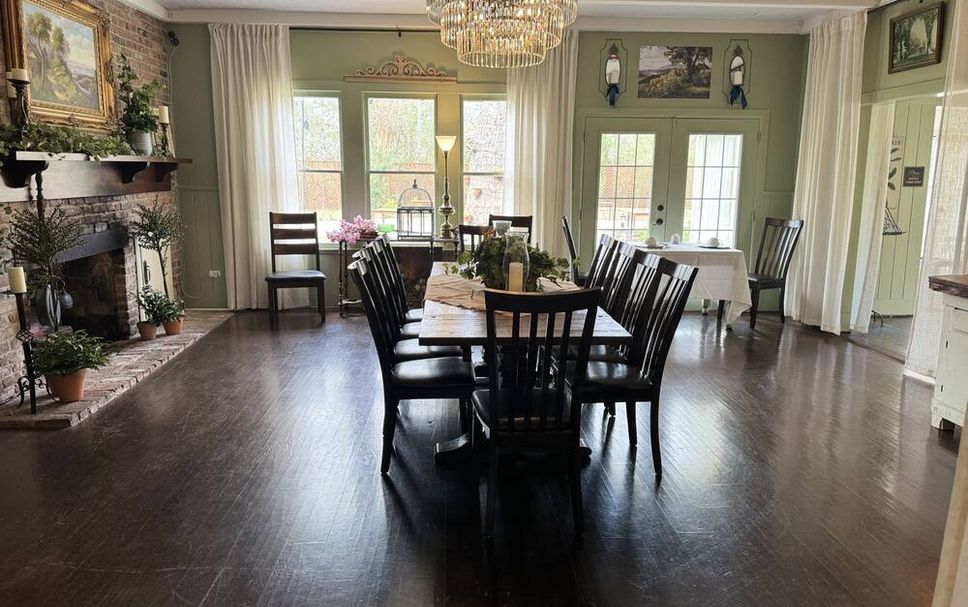 Dining room Photo