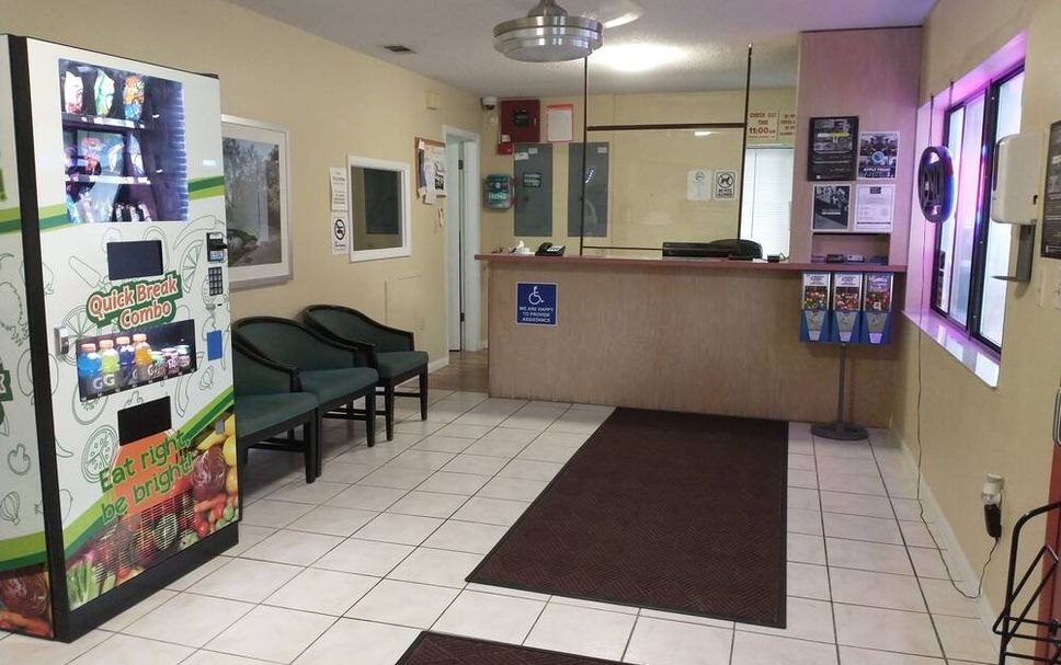 Front desk Photo