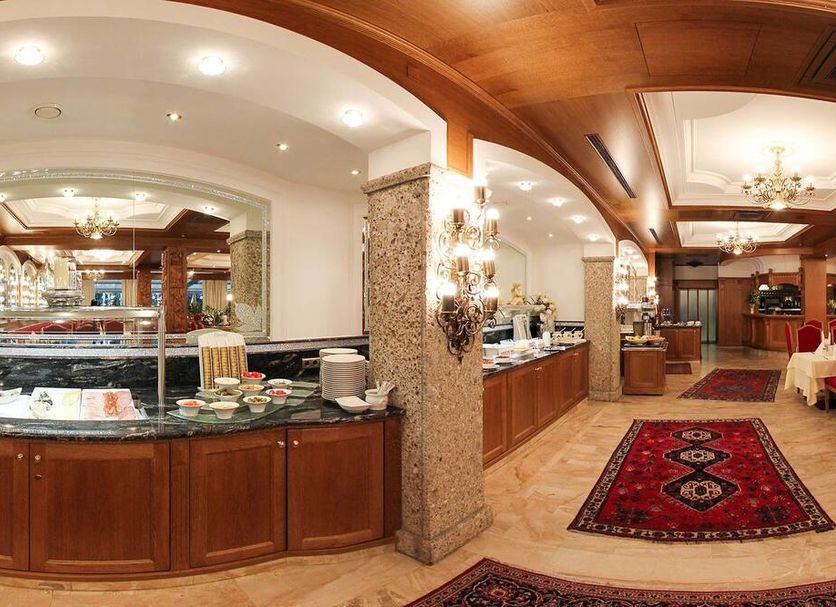 Buffet Photo