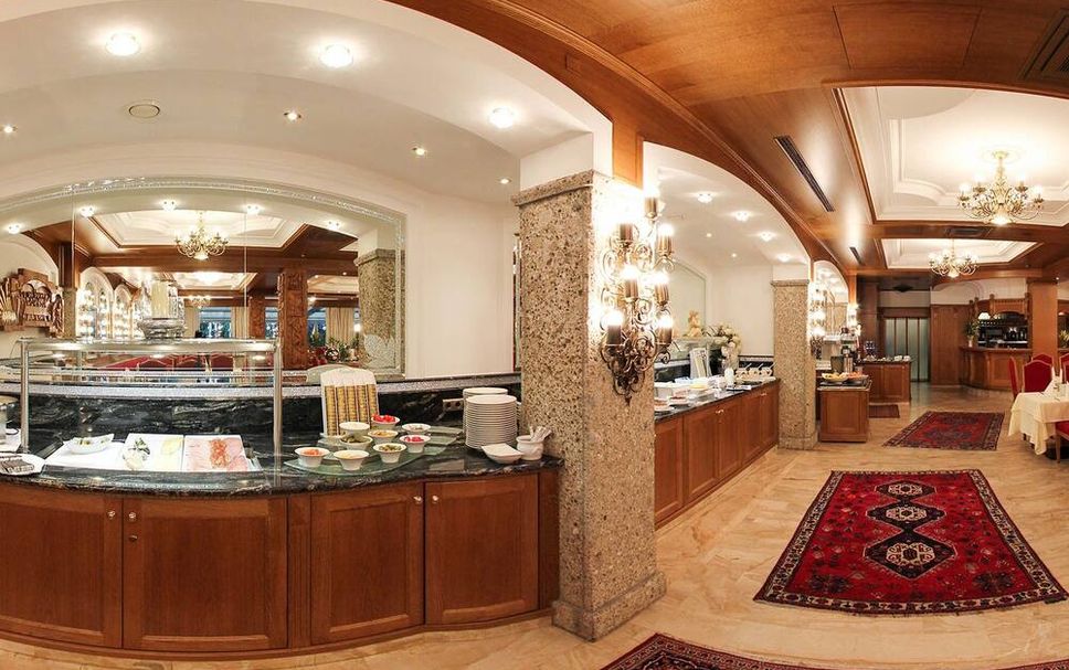 Buffet Photo