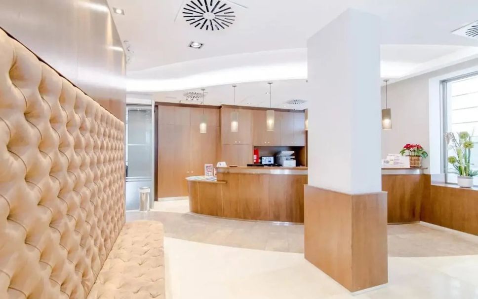 Front desk Photo