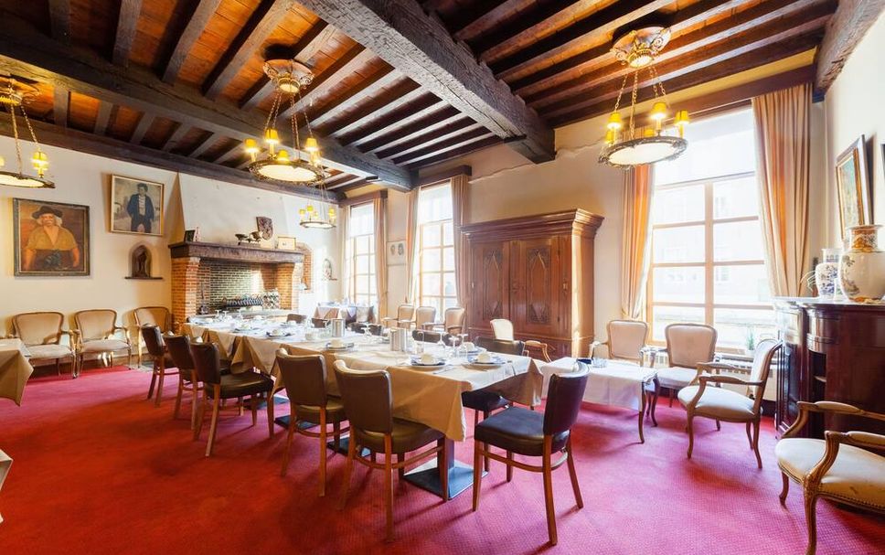 Restaurant Photo