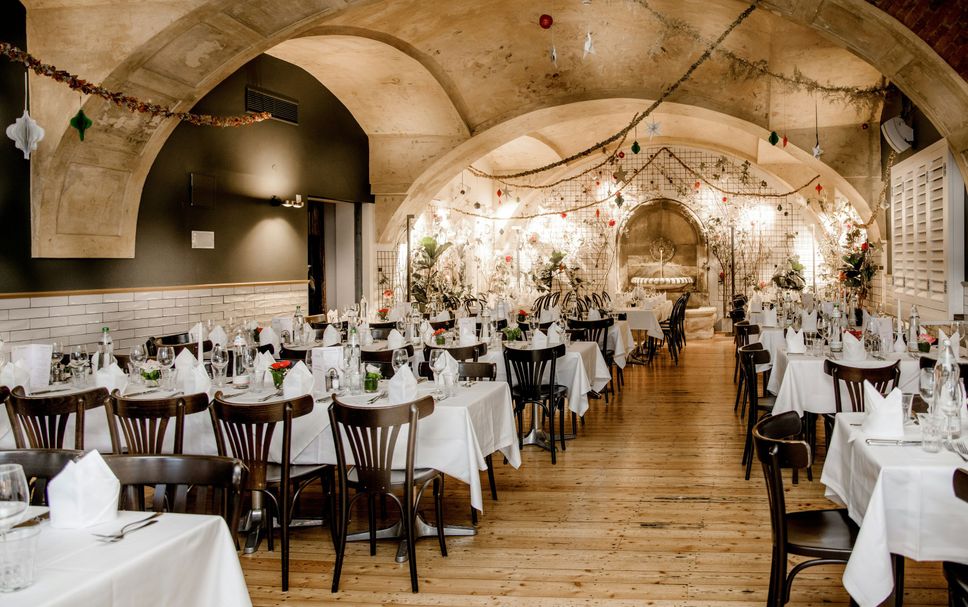 Banquet hall Photo