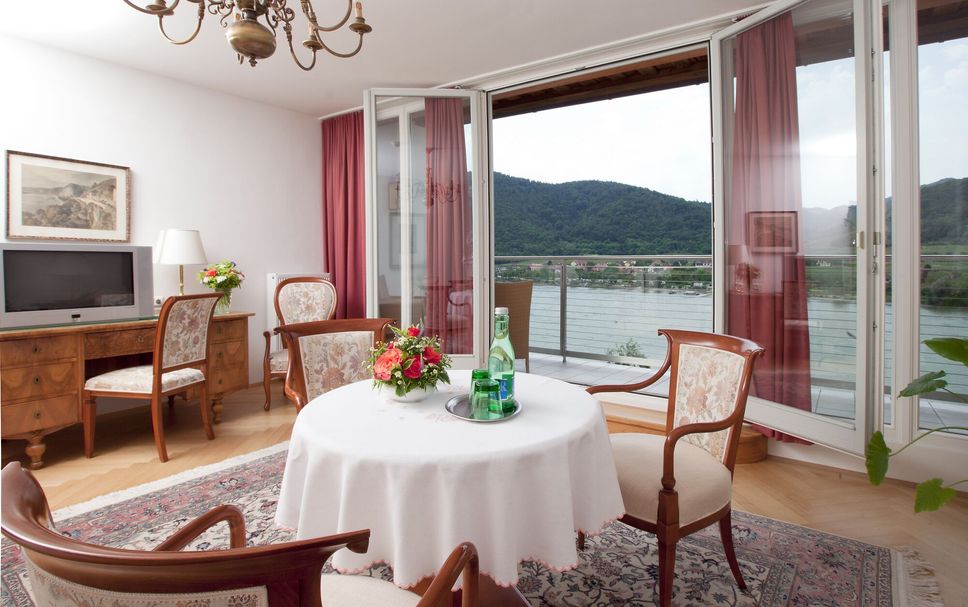 Dining room Photo
