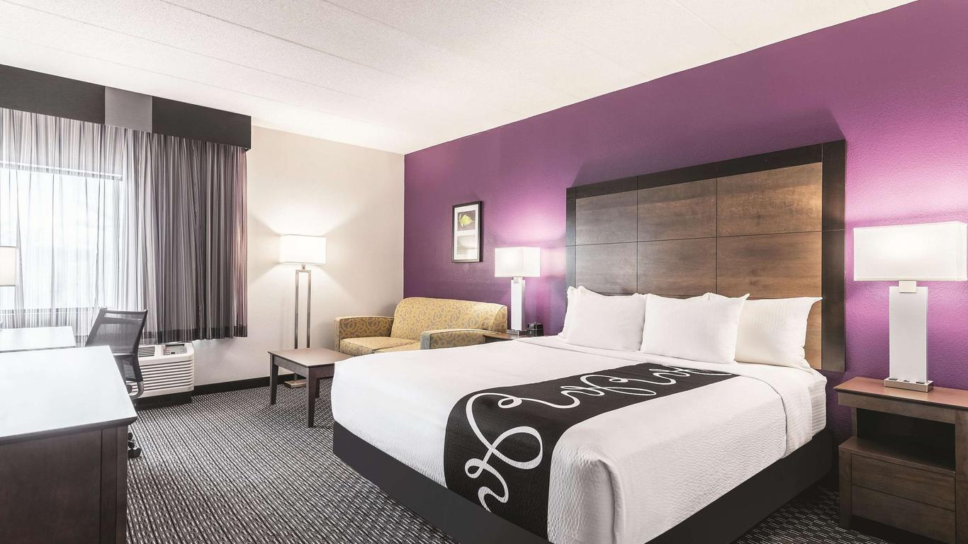 La Quinta Inn & Suites by Wyndham Salem NH
