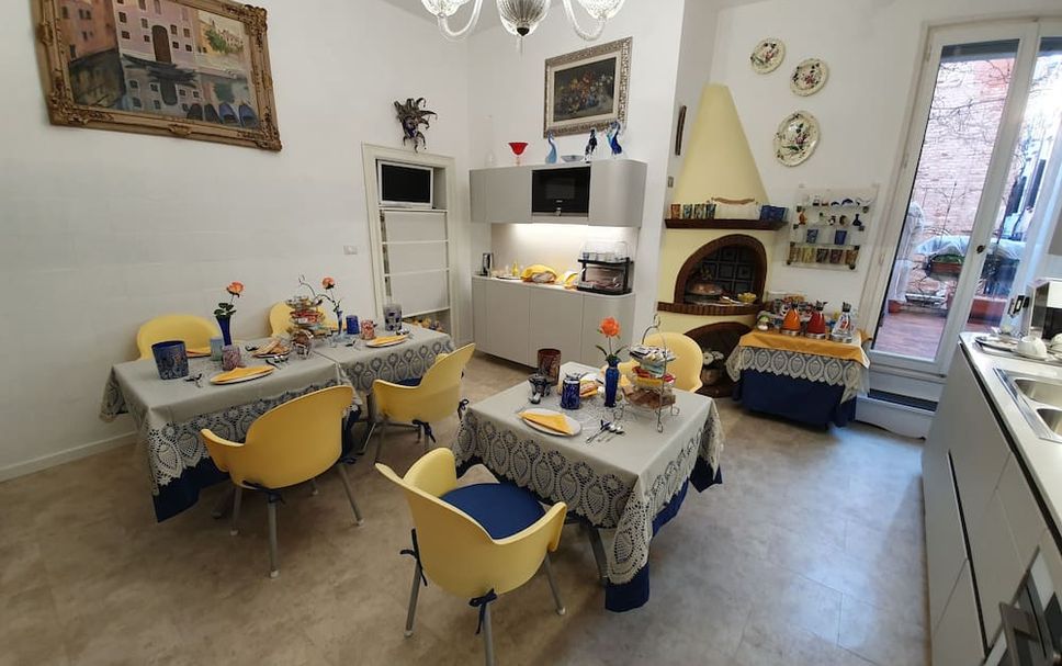 Dining room Photo