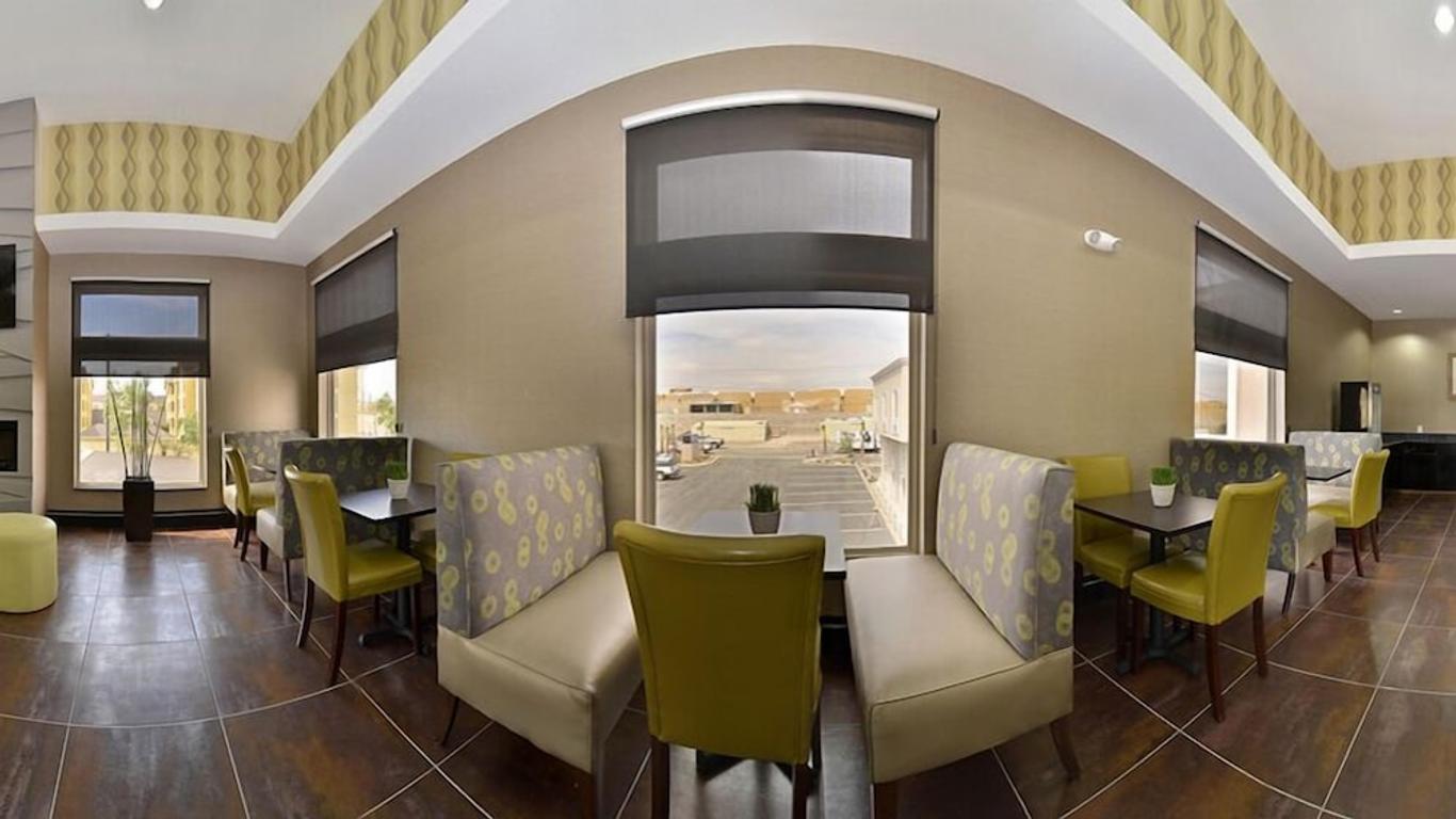 Comfort Inn & Suites I-10 Airport