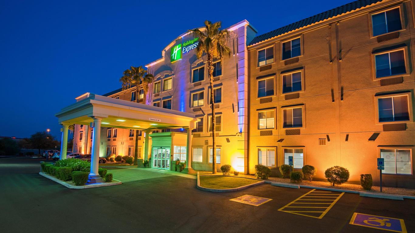 Holiday Inn Express Hotel & Suites Peoria North - Glendale
