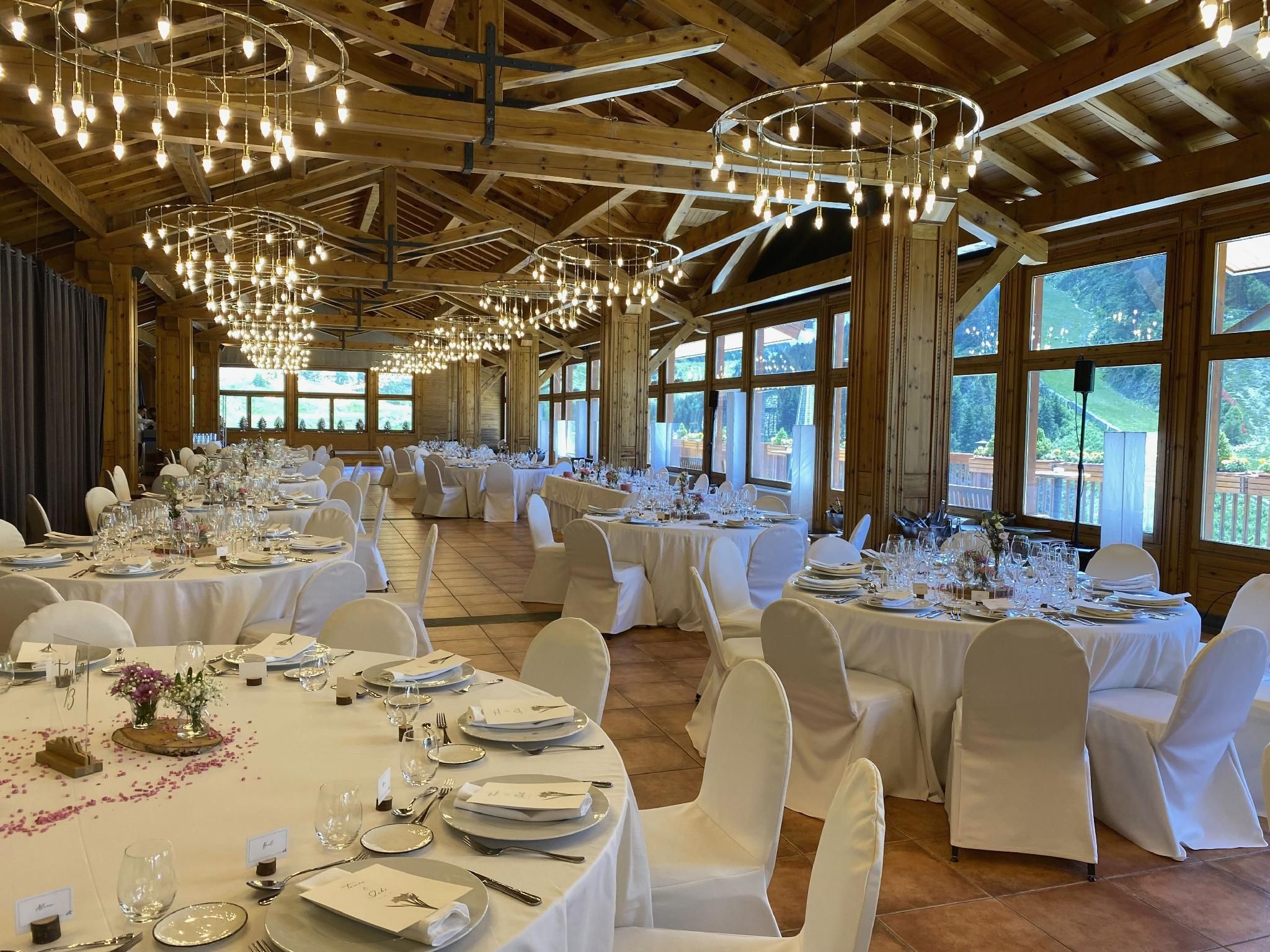 Banquet hall
