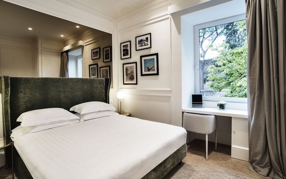 Bedroom Photo