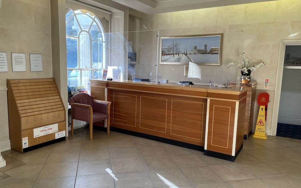 Front desk Photo