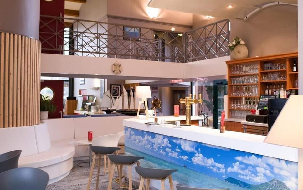 Bar Photo