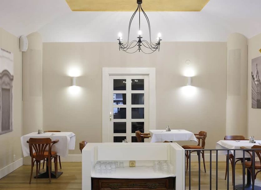 Restaurant Photo