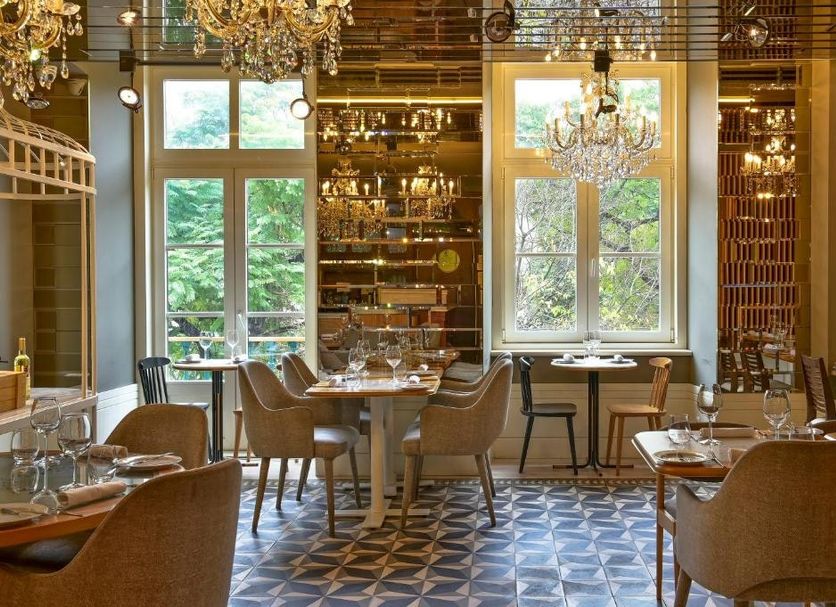 Restaurant Photo