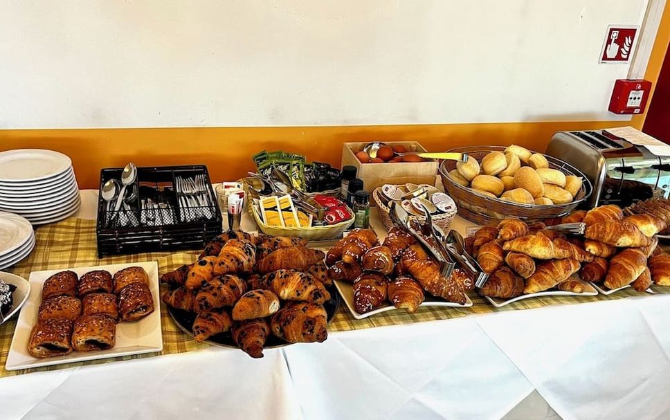 Buffet Photo
