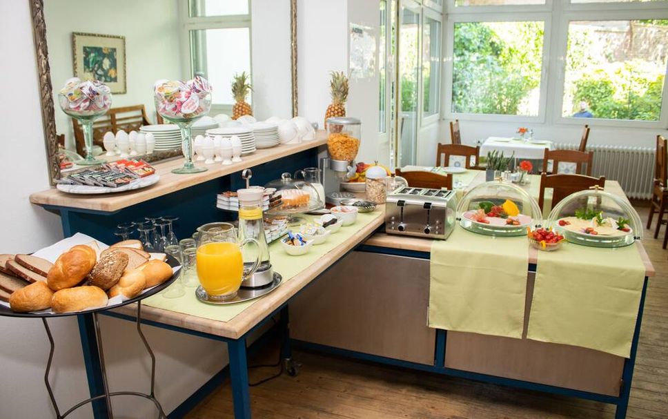 Buffet Photo