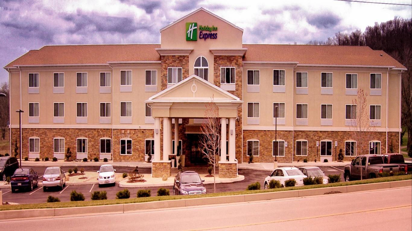 Holiday Inn Express & Suites Belle Vernon, An IHG Hotel