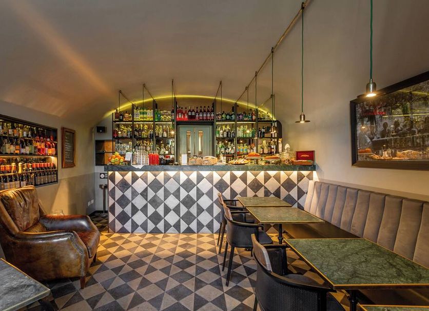Bar Photo