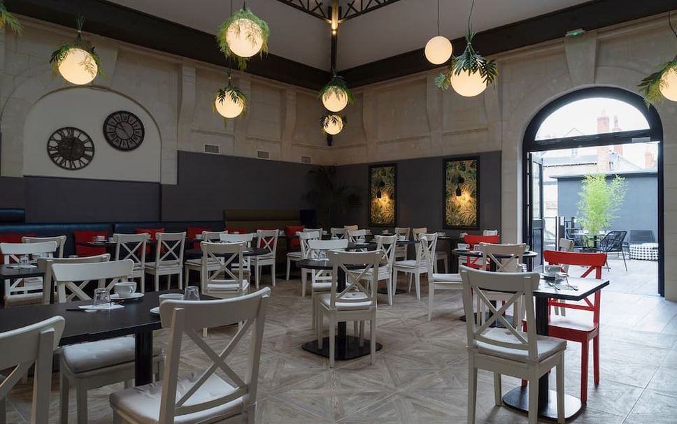 Restaurant Photo